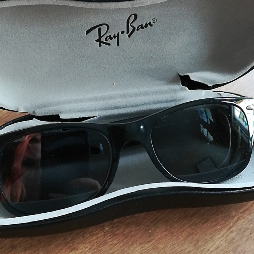 Rayban wayfarer frame with prescription lenses - Picture 2 of 6